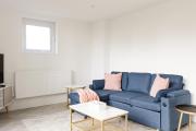 New! Central 2BR Flat with Balcony near Hyde Park