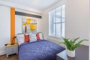 Bright cheery 4 bd apartment by Brighton Station