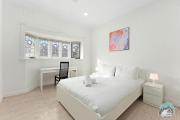 Modern 3-Bed Near Sydney CBD in Rosebery