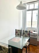 Apto aconchegante em Ipanema na quadra da praia VM 26