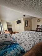 Suites on East Side near Whole Foods, Brown University, Miriam Hospital, MBTA, Downtown,