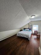 Suites on East Side near Whole Foods, Brown University, Miriam Hospital, MBTA, Downtown,