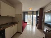 Flat with side sea view just steps from the beach