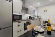 City Pulse Apartment- Short Stays UK