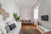 Elegant & Charming 2BR Apartment near LXFactory