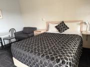 County Lodge Motor Inn