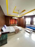 SHREE DWARKESH RESORT & WATERPARK I 07km from shreenathji temple 966o9o1oo6