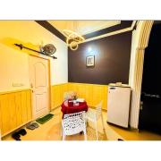 PS4 Pro ,1BHK , 2 King Beds , Kitchen Bathroom