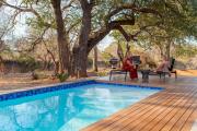 Nomads Den Safari Villas - Heated Pools and Riverbed views