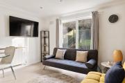 Charming 2-Bed House Purley Station