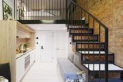 Lovely Mezzanine loft-classy balcony at NottingHil