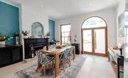 Upper Jarvis - Stylish 1-Bed in Shared Guesthouse