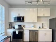 Luxury 1B1B with Balcony Downtown 542Blvd