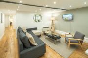 Stylish Camden 2-Bed Next to Camden Station