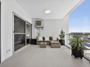 Apartment with Private Balcony & Parking in Perth CBD