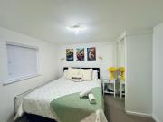 Entire 3-Bed Home, 5 mins to City Centre, Sleeps 6, 2 Free Parking