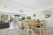 Hampton s Style Beach Retreat in Noosa s Heart