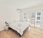 Spectacular family home in Umhlanga- walk to the beach