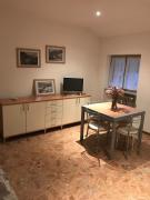 Happy family in centro Limone