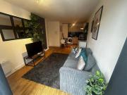 1 bedroom modern apartment with parking