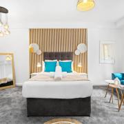 Two Bed Apartment - Sleep 4 - Private Parking - Wi-Fi 5BRW