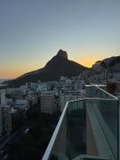 Ipanema 3 quartos, 2 banheiros todo novinho e 04 ar condicionados