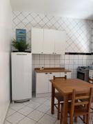 Moradia aconchegante e sossegada em ótimo local.