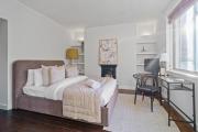 Charming 4 bedroom Chelsea Apartment Sleeps 8