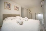 FRGK " JAURES Duplex Central Cannes Quiet Courtyard with Mezzanine 100m from Train Station
