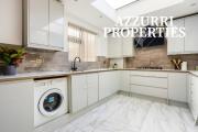 Short Stays 5 Bedroom 3 Bathroom House by Azzurri Properties Short Lets & Serviced Accommodation Fulham - Spacious and Free Wi-Fi