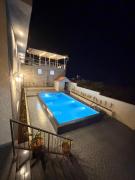 Breeze Resort Panhala , Swimming Pool, Just 5 Minutes From Panhala!