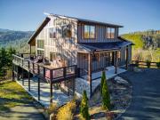 New CabinDowntownMountain ViewsHot TubGaming LoftUpscale Furnishings
