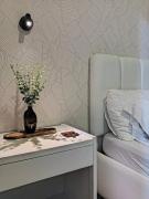 Luxury 1Br Park Mckinley BGC with Pool & Gym