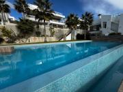 Bright apartment with a large terrace and garden in Finestrat