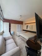 AP frente a praia, pé na areia! Bem localizado!