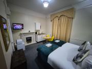 Southsea Ground-Floor Studio Apartment with Free Private Parking