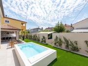 Stylish Umag Villa Just 200 m from the Sea