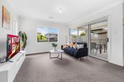 Peaceful Schofields 5BR Near Station Garage