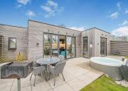 Swanborough Lakes Luxury Lodges