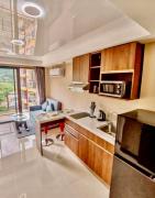 Bright Sun Apartment with Pools