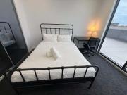 Bright 2-Bedroom Apartment in Eastgardens