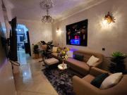 Chambre pour une femme ou pour un couple dans un Appartement de luxe bien situé et bien équipé