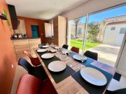 GRANDE MAISON DE VILLE - 10min du Centre-ville - Jardin Terrasse Barbecue Terrain de Pétanque - Moderne & Confort