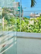 Apartamento a poucos passos da praia com 3 dormitórios