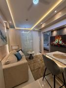 Luxury 2BR Near Manila Bay MOA and Airport with FREE Pool
