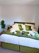 Luton 4Bed Home - Airport and M1 Access - Wi-Fi