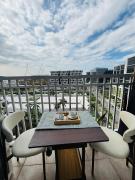 Shore Balcony MOA Price worthy Wifi Pool Netflix