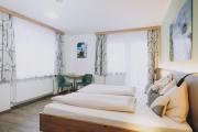 Pension Monika, Cozy B&B, newly renovated rooms in Kaprun