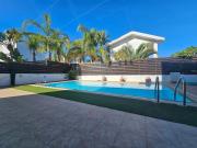 Beautiful 4 bdr villa mins away from Fig tree bay!