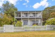 Bowen View - pet-friendly home near Hyams Beach
